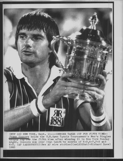 New York 1983, Connors solleva il suo quinto trofeo degli US Open (Ap)